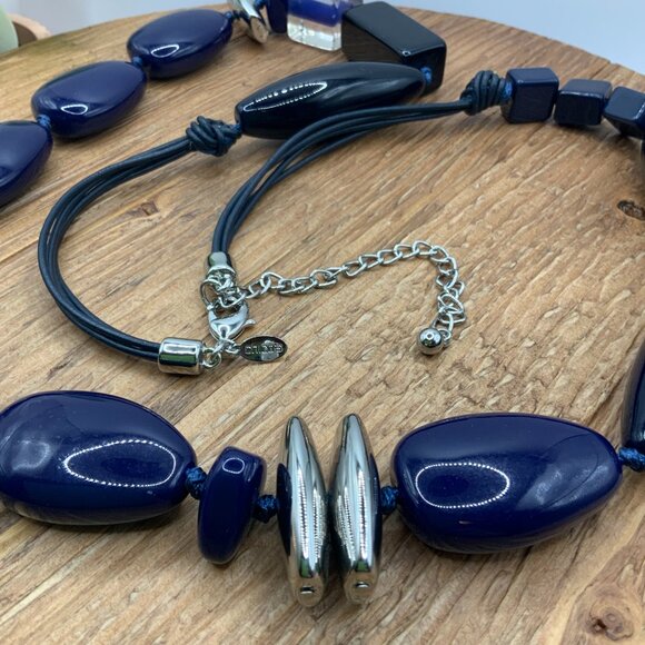 Chico's Classic Navy Blue Lucite Beads Silver Tone Clear Square Long Necklace - Picture 4 of 6